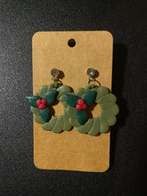 Load image into Gallery viewer, Wreaths Earrings
